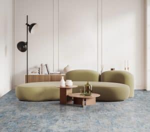 C. Bergmann zeigt modernes Wohnzimmer mit blau gemusterten Fliesen von Aparici.