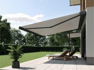 DolenzGollner Sonnenschutztechnik Ing. Wagner GmbH zeigt eine Terrasse mit 2 Liegen und einer Gelenkarmmarkise Topline von Wo Und Wo.