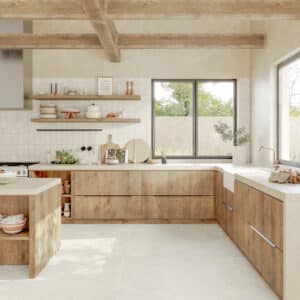 Rustikale Küche von Fliesendorf mit warmem Holz, harmonischem Fliesenmix and Boden und Wand in natürlicher, gemütlicher Atmosphäre.