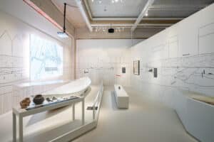 Gerflor zeigt einen hellen Linoleum-Bodenbelag in einem Museum.