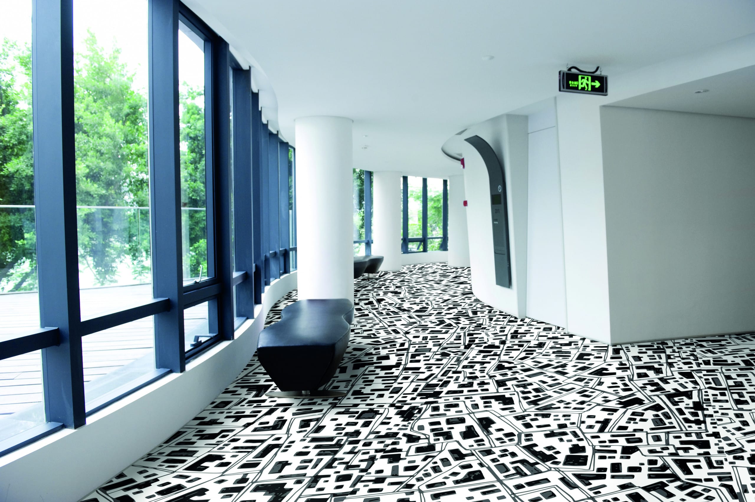 Vinyl-Bodenbelag von Gerflor im Eingangsbereich eines Bürogebäudes im Ville-Design.