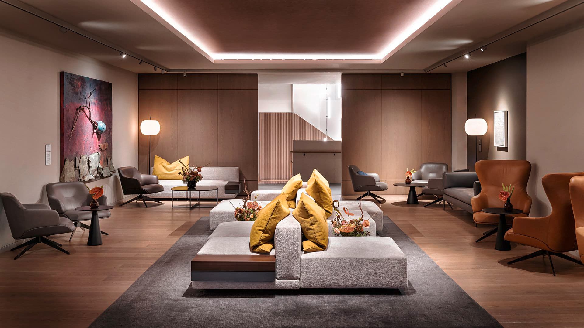 Gessi zeigt einen Aufenthaltsraum mit diversen Sofas und Stühlen im CORE: New York.