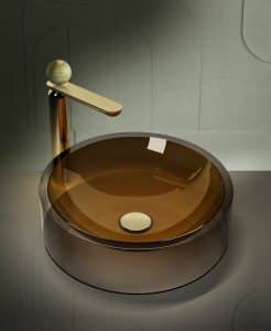 Glaswaschbecken mit Armatur von GESSI aus der Kollektion Perle.