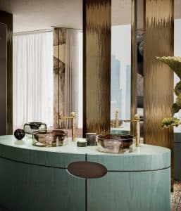 GESSI präsentiert einen Waschtisch mit 2 Aufsetzbecken aus Glas und Armaturen aus der neuen Kollektion Perle.