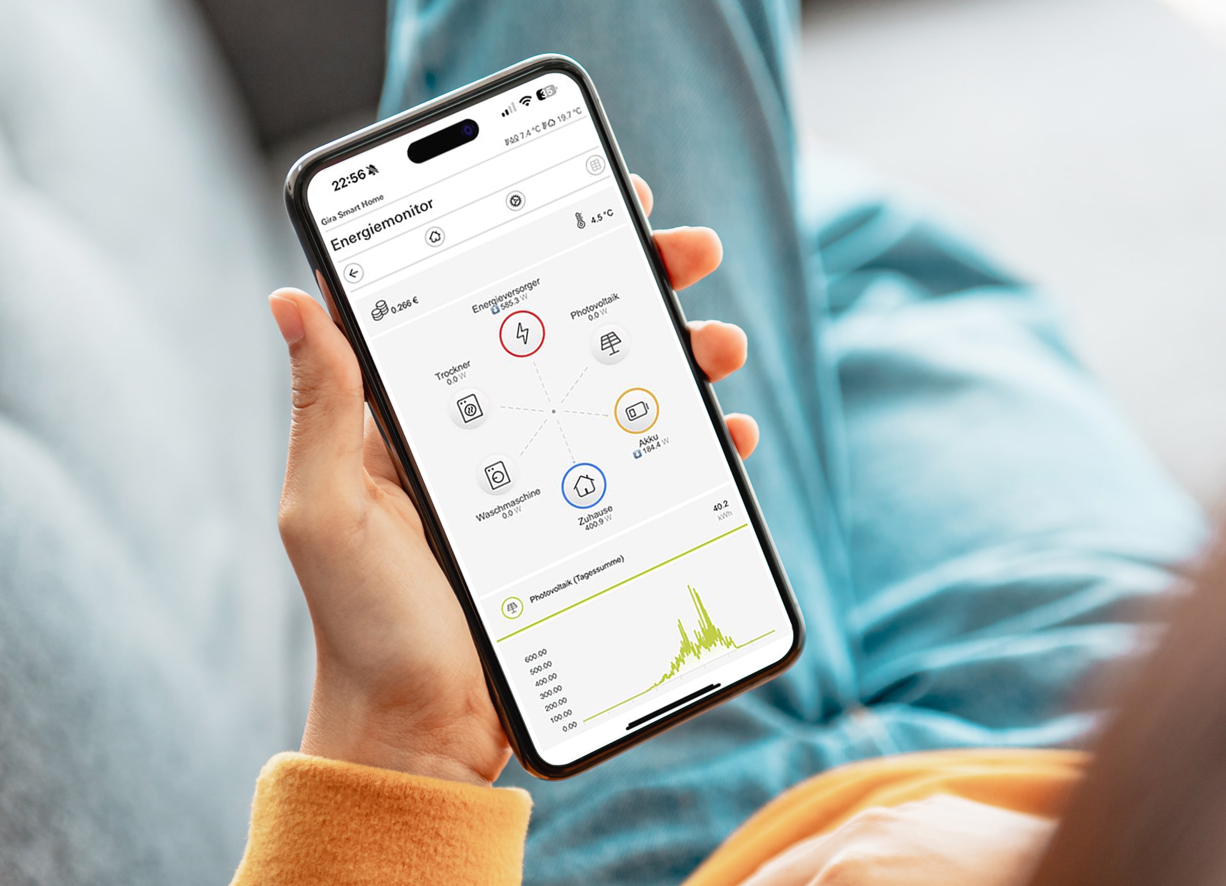 Der Energieflussmonitor in der Gira Smart Home App zeigt die Nutzung der Energie sowie den Verbrauch. Zudem lässt sich die erzeugte PV-Leistung anzeigen.