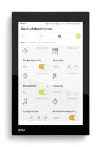 Als zentrales Bediengerät steuert der neue Gira G1 Funktionen wie Licht, Heizung, Klima und Jalousien– intuitiv mit Touch- und Wischgesten. Darüber hinaus kann der Gira G1 als Wohnungsstation im Gira Türkommunikationssystem fungieren. Als SIP-Client lässt er sich zudem in Fremdsysteme integrieren.