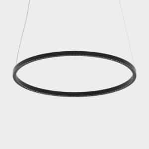 HAWO präsentiert eine runde, schwarze Hängeleuchte an drei Drahtseilen mit kleinen LED-Lämpchen.