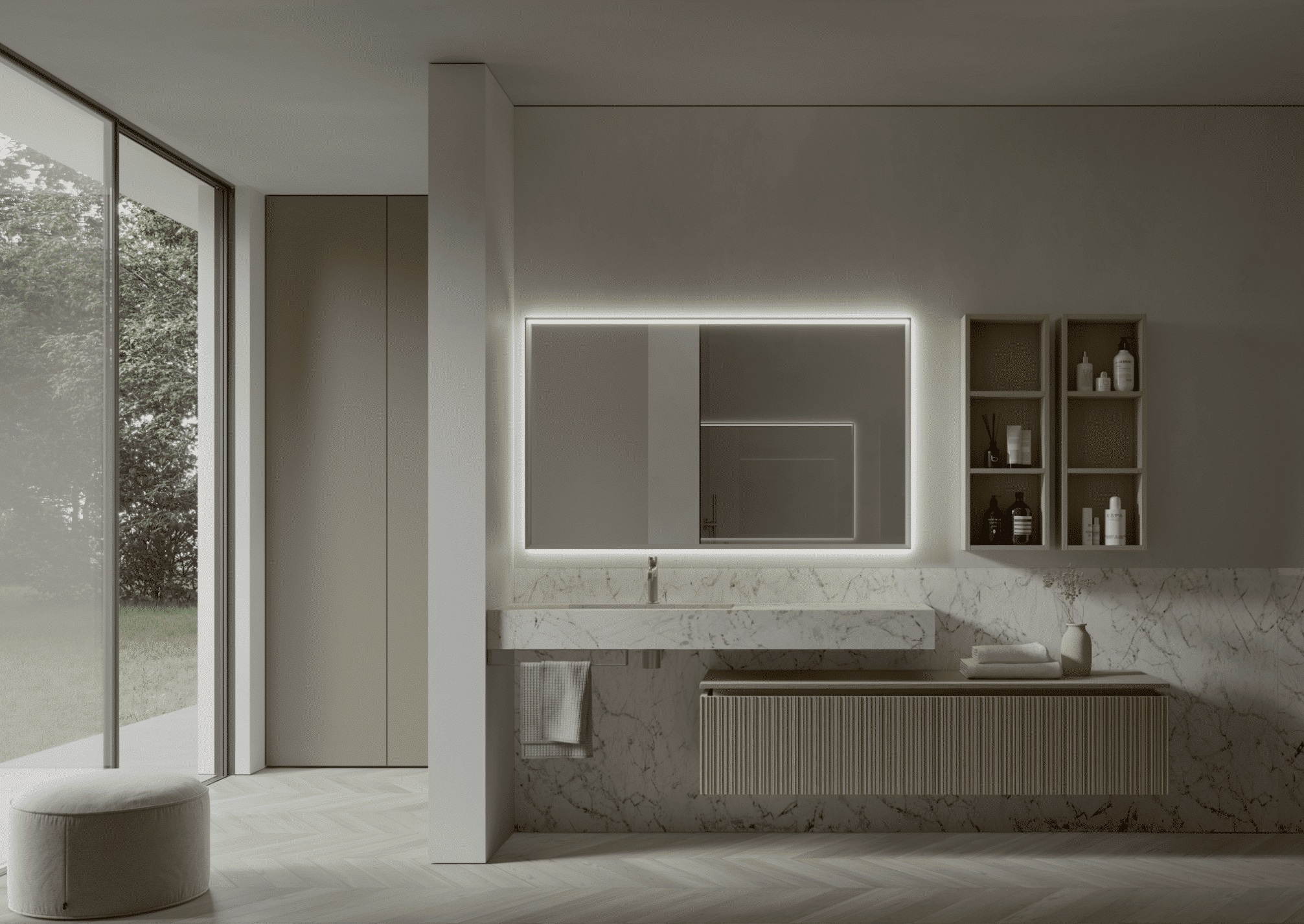 Idea Group präsentiert ein modernes Badezimmer in grau/beige, mit Waschbecken aus weiß/schwarzem Mamor einem Holzschrank darunter und beleuchtetem Spiegel.
