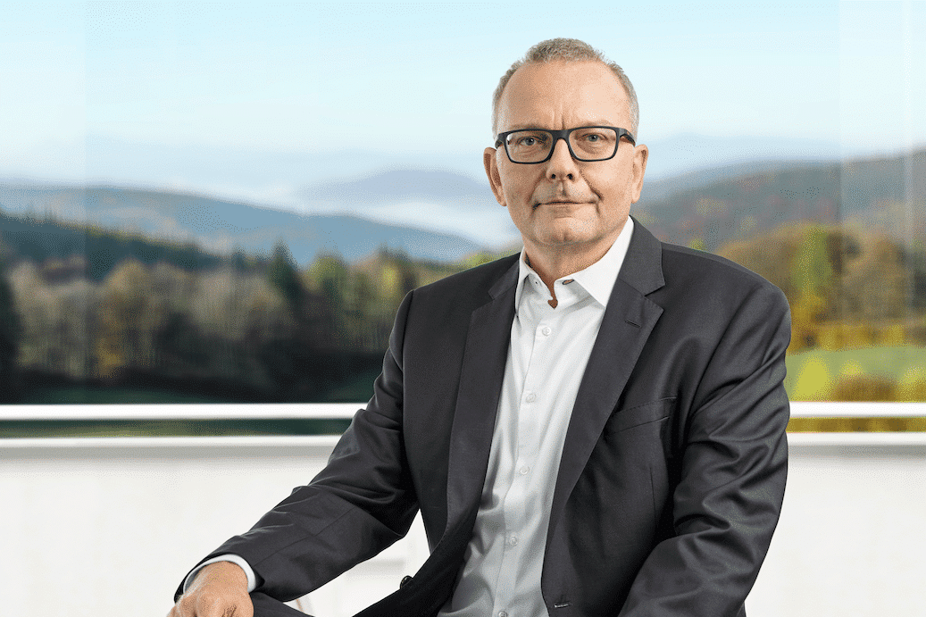 Internorm zeichnet eine einzigartige Leidenschaft für Produktqualität aus: langlebig, sicher und energieeffizient. Mit der neuen Haustüren-Linie V ist es uns gelungen, diese Eigenschaften mit einem preiswürdigen Design zu verbinden und damit eine internationale Fachjury zu überzeugen – ein weiterer Meilenstein in unserer Firmengeschichte.