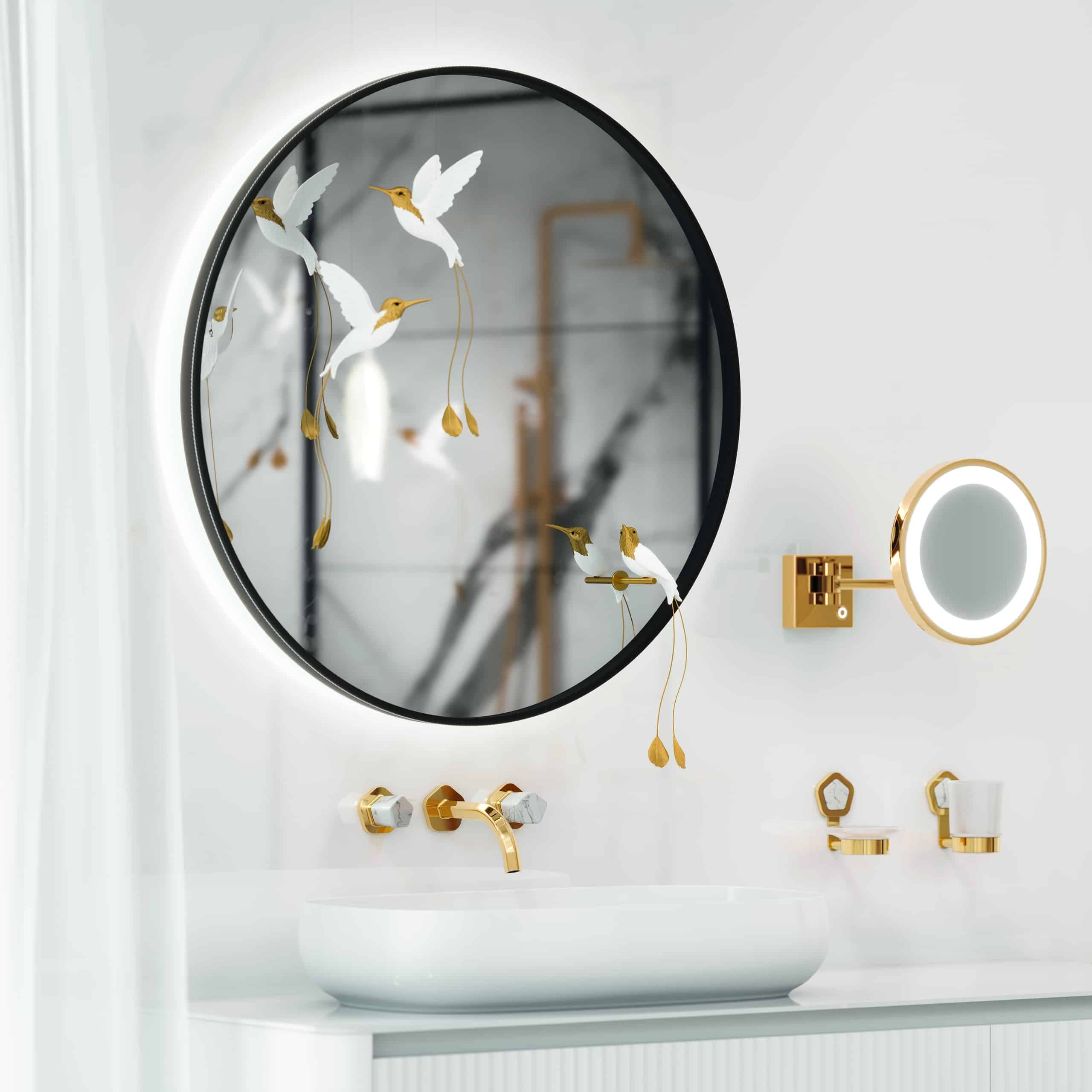 Ein helles Badezimmer‑Interior mit 3‑Loch‑Waschtischarmatur in „sunshine“ (Edelmessing), Griff aus weißem Türkis, geometrisch klarer Formensprache von Jörger.