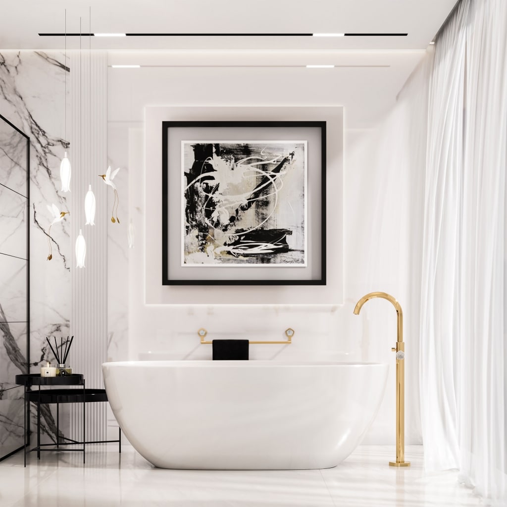 Helles Badezimmer mit Waschtisch, 3-Loch-Batterie und Accessoires in Edelmessing und weißem Türkis von Jörger.