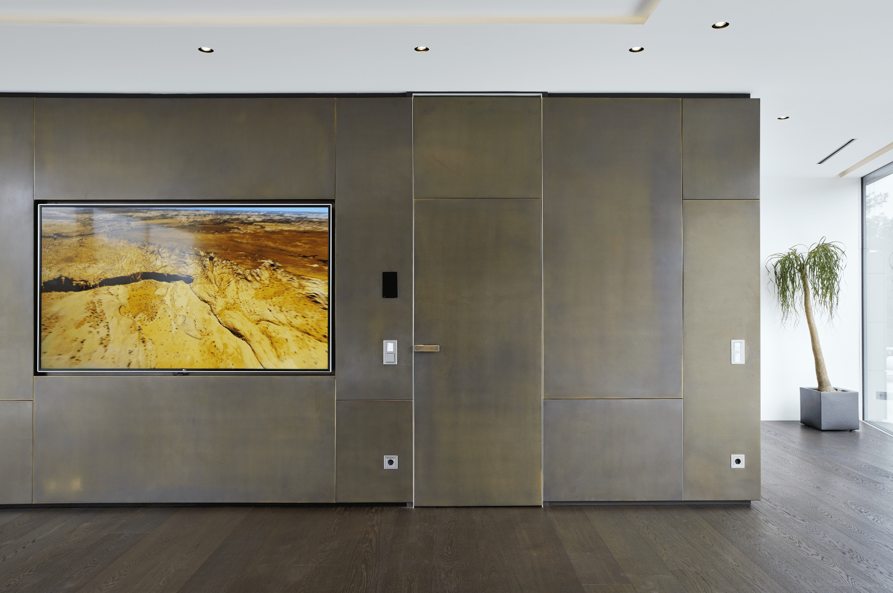 Wandbündige Tür von Josko.