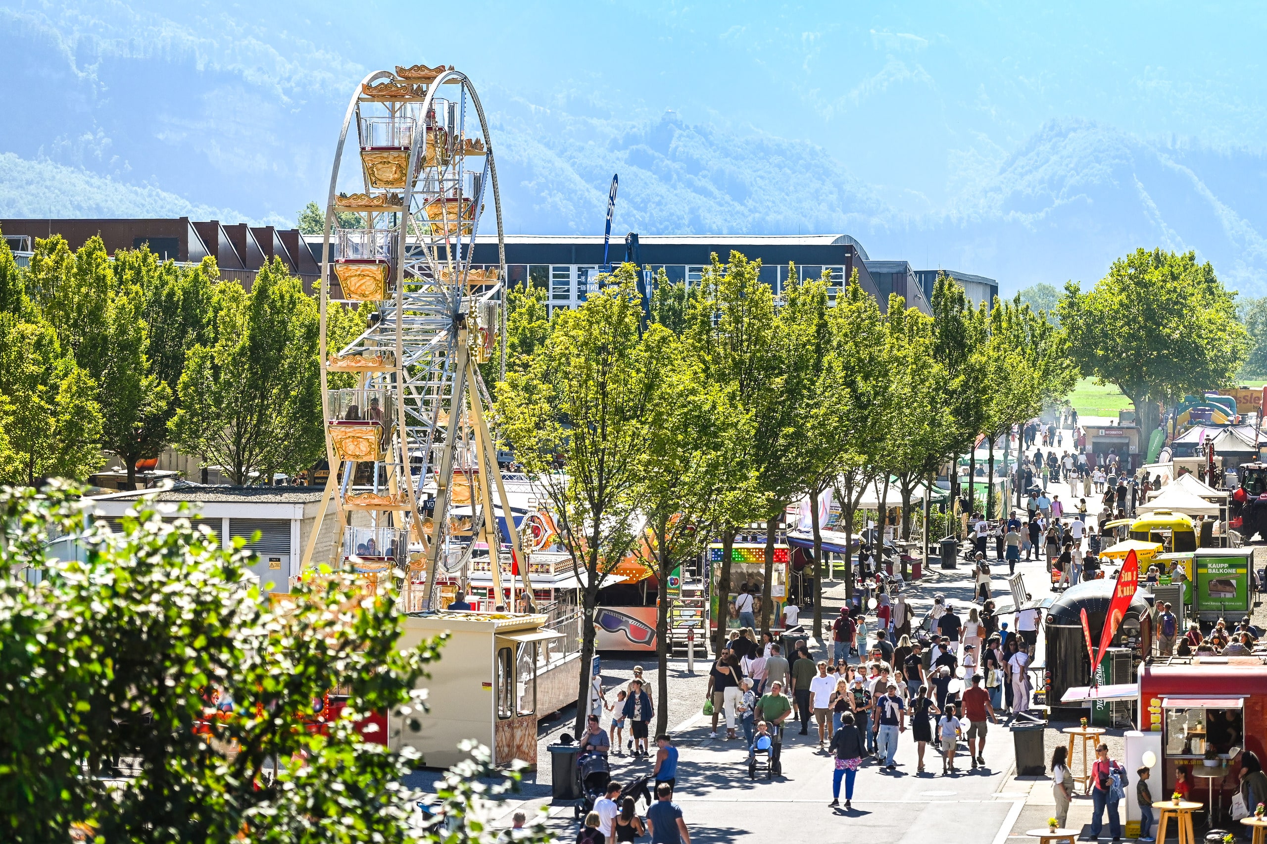 Über 30.000 BesucherInnen besuchten die 78. Herbstmesse im Messequartier Dornbirn - zu sehen auf der Flaniermeile und am Riesenrad.