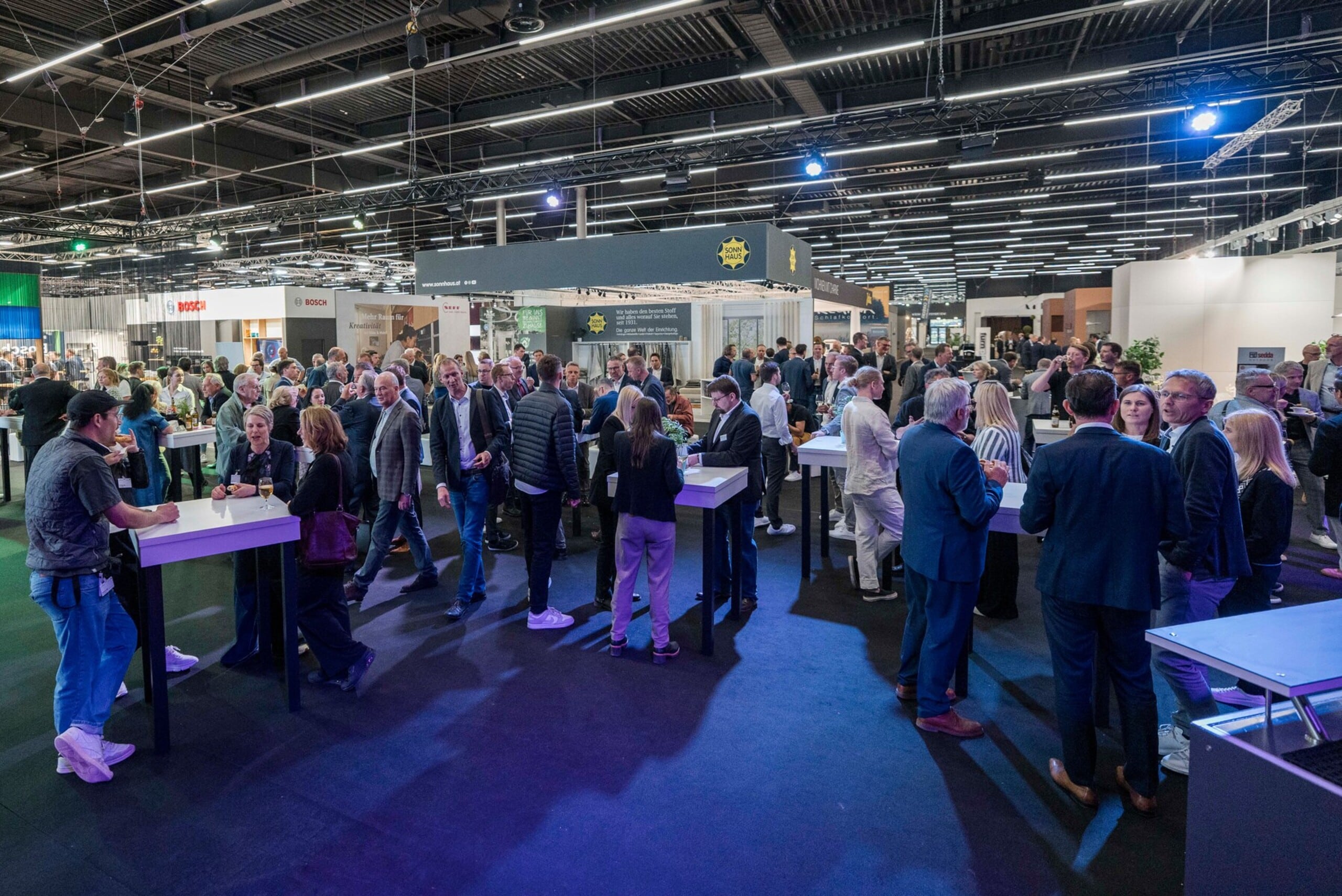 Im Cateringbereich gab es unter Besuchern und Ausstellern der Messe "küchenwohntrends" noch allerhand zu diskutieren.