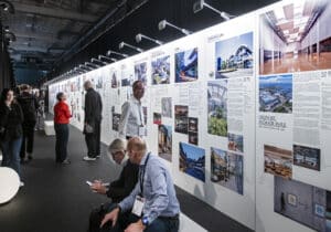 Die Messe ARCHITECT@WORK Wien zeigt eine Schautafel mit Projekten für die Besucher der Messe.
