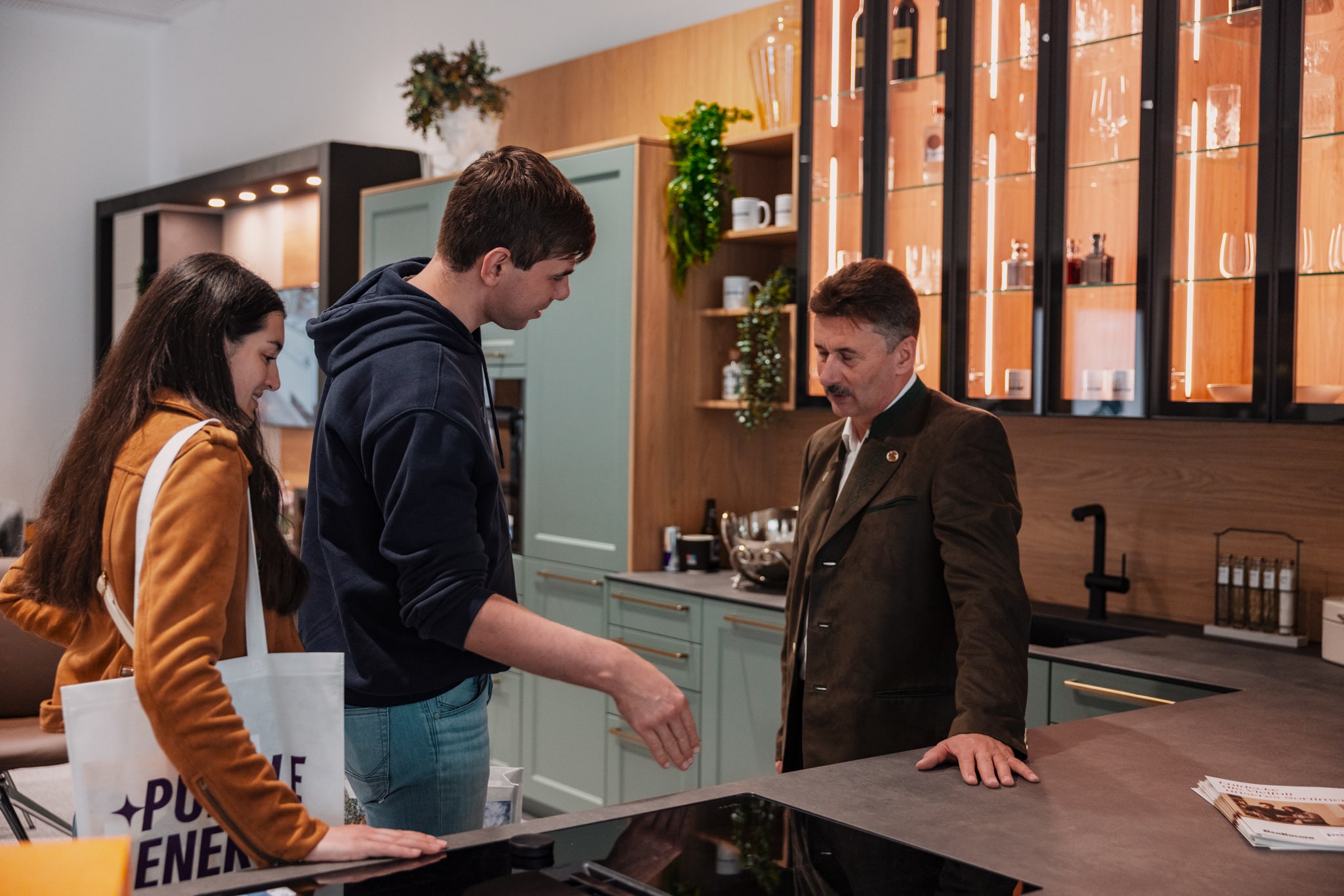 In diesem Bereich der Wieselburger Messe „Bau.Energie.Wohnen.“ wird eine Schauküche im Landhausstil präsentiert.