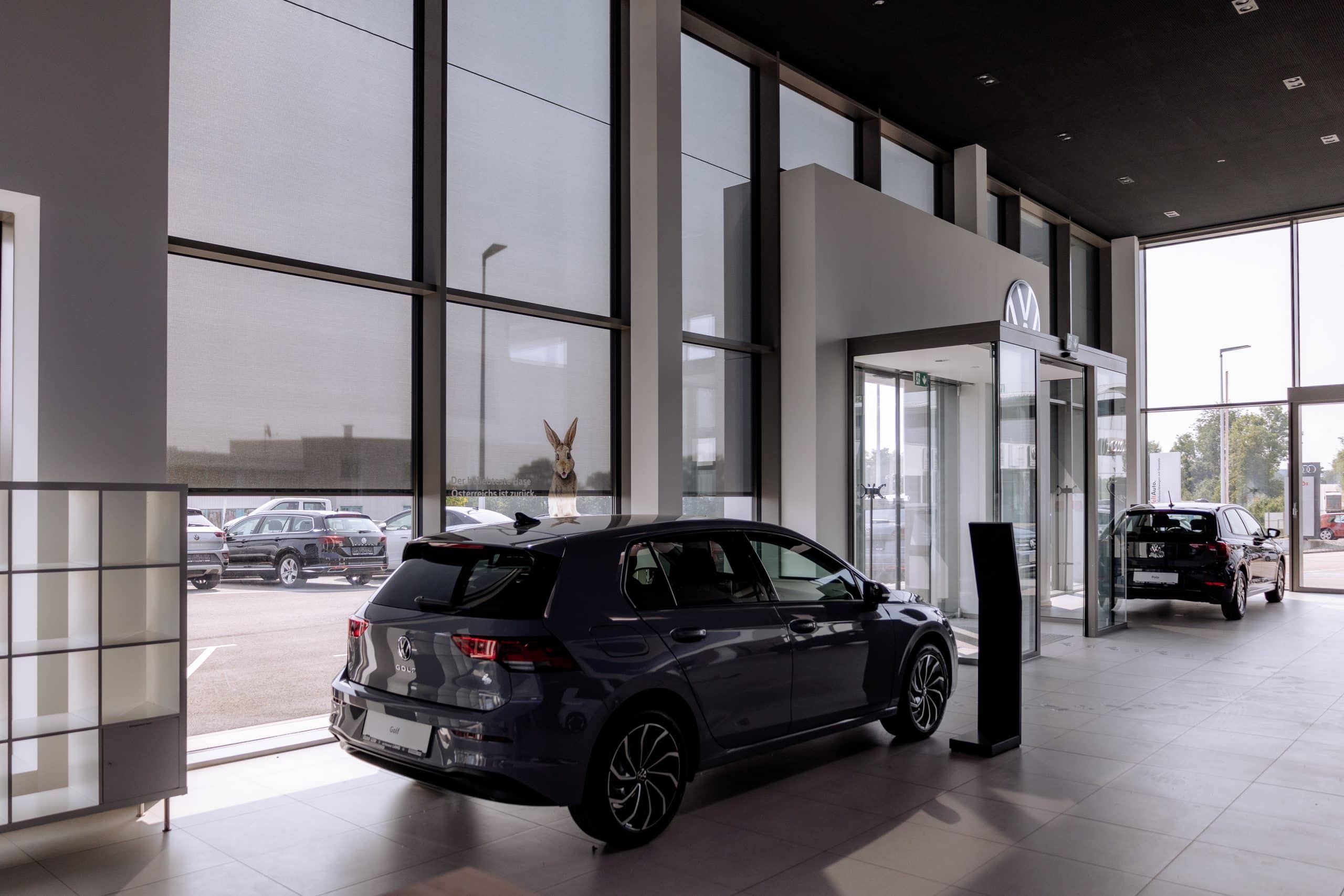 Textile Beschattung ZIPTEX von Newo im VW Autohaus Lang.