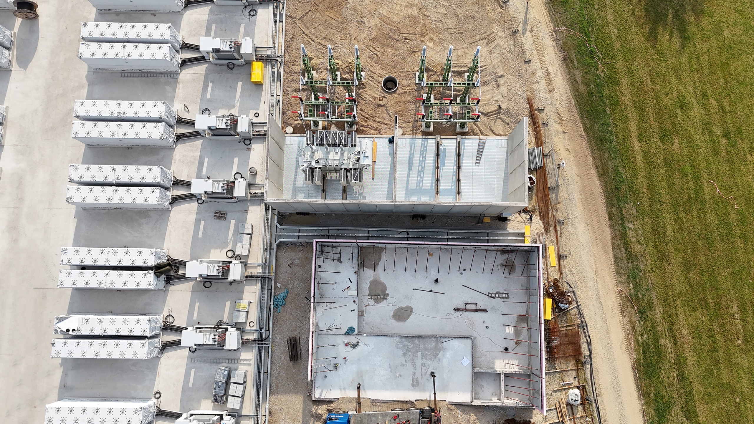 NGEN zeigt die Energiespeicheranlage in Wagenham. Mit rund 85 MW / 170 MWh entsteht hier eine der größten systemdienlichen Batteriespeicheranlagen Europas.