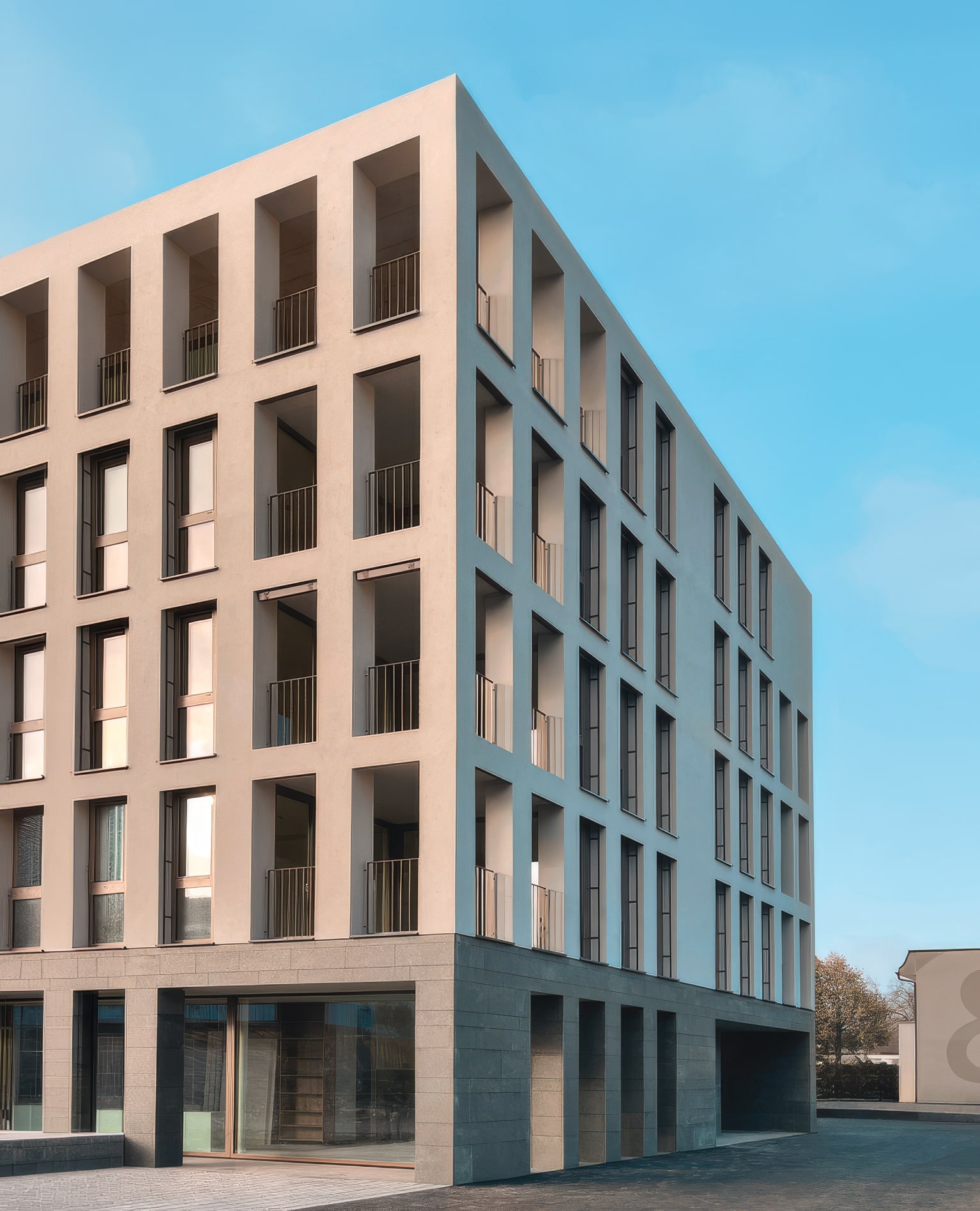 Röfix zeigt das Referenzprojekt Rohner Haus in Schwarzach mit Flachdach und unsichtbarer Dachkante RoofEtics®.