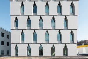 Fassade mit Putz-Spachtel mit Caparol von SynthesaGruppe.
