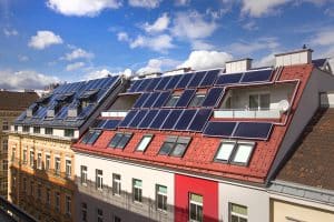 Technische Alternative RT präsentiert die Solar-Dachinstallation am Hotel "Der Wilhelmshof" in Wien.