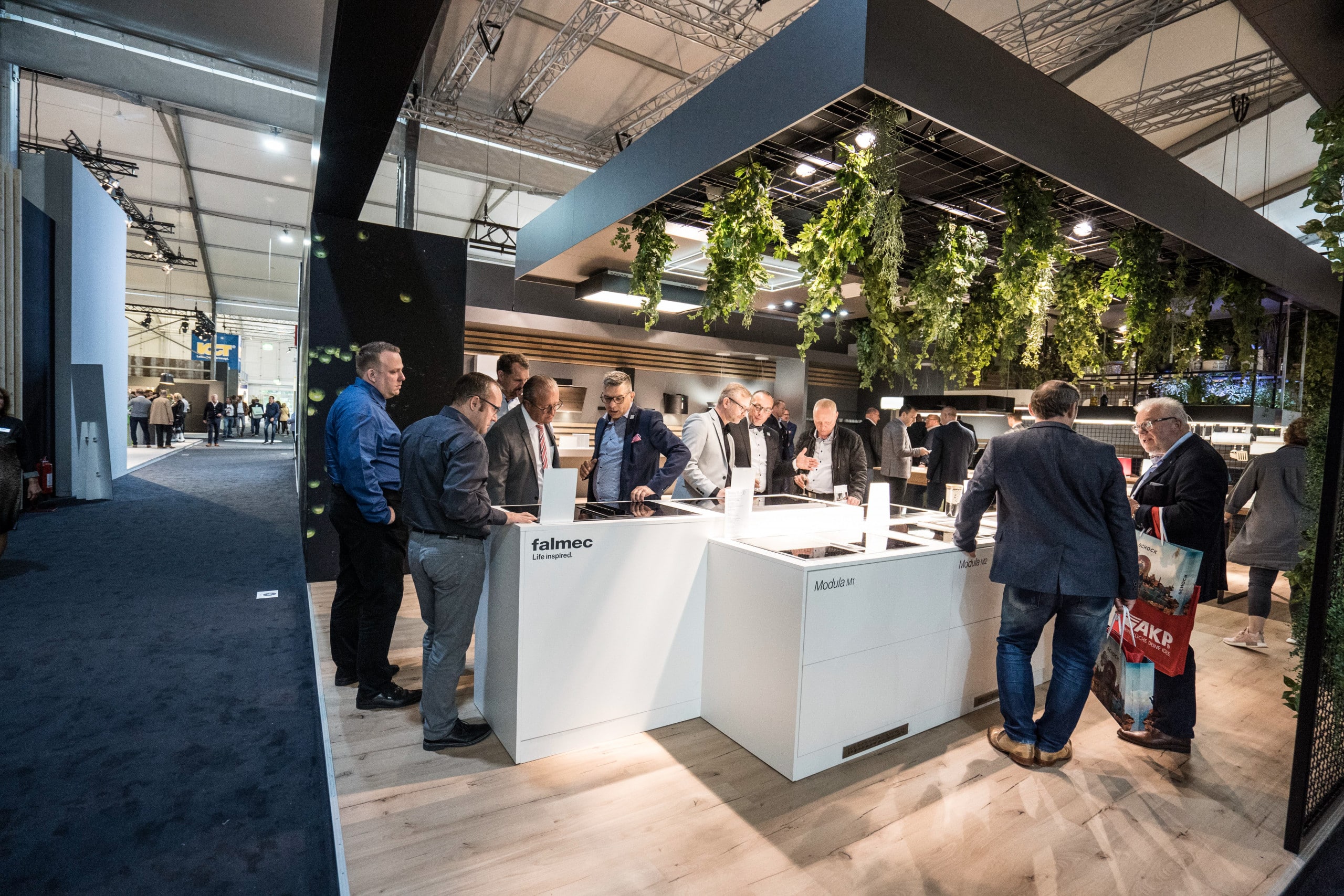 Viele Besucher am Messestand von falmec auf der area30.